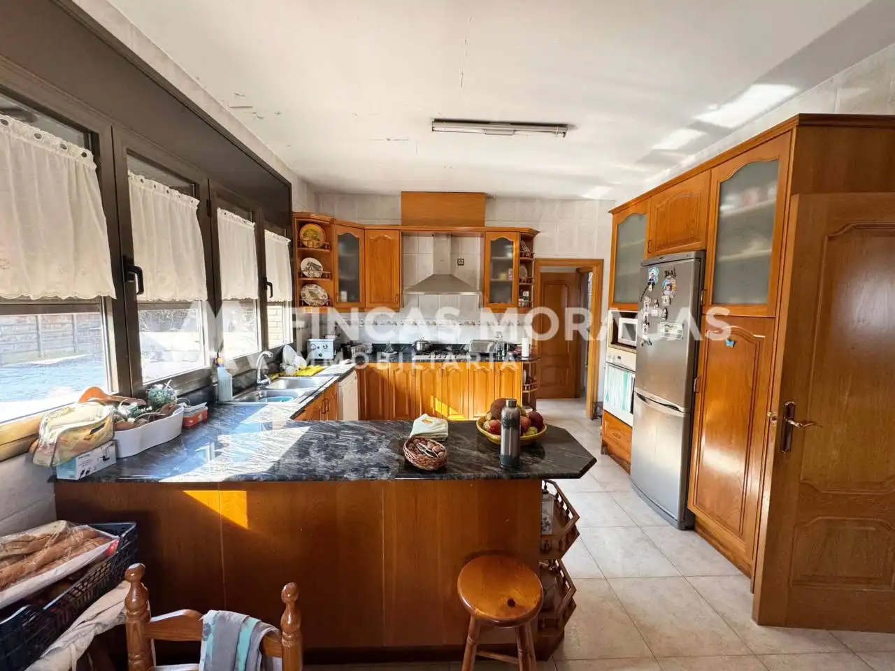 Cuina de Casa o xalet en venda en Cerdanyola del Vallès amb Aire condicionat, Calefacció i Jardí privat