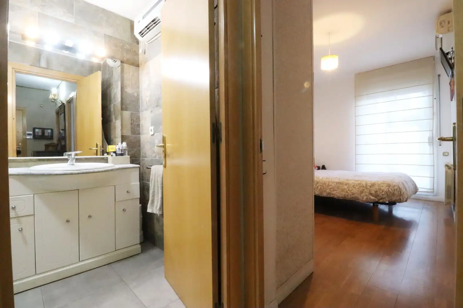 Baño de Piso en venta en Sabadell con Calefacción, Parquet y Terraza