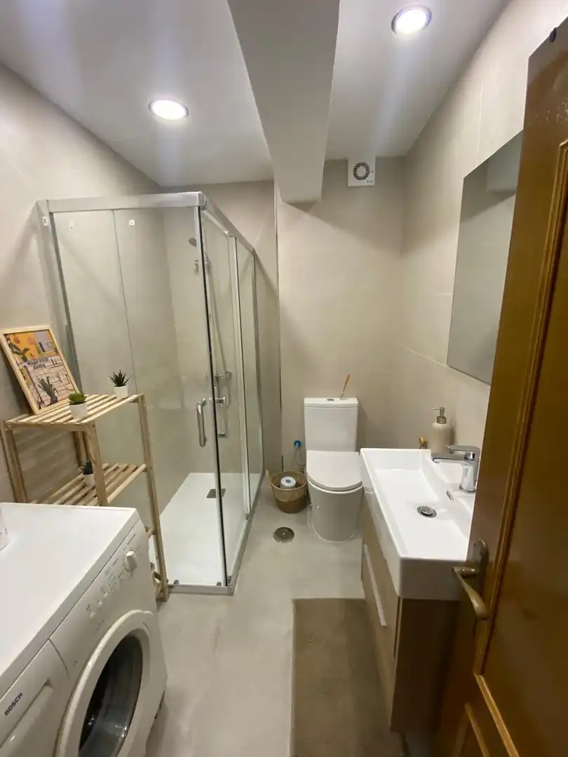 Baño de Piso de alquiler en Oviedo  con Calefacción