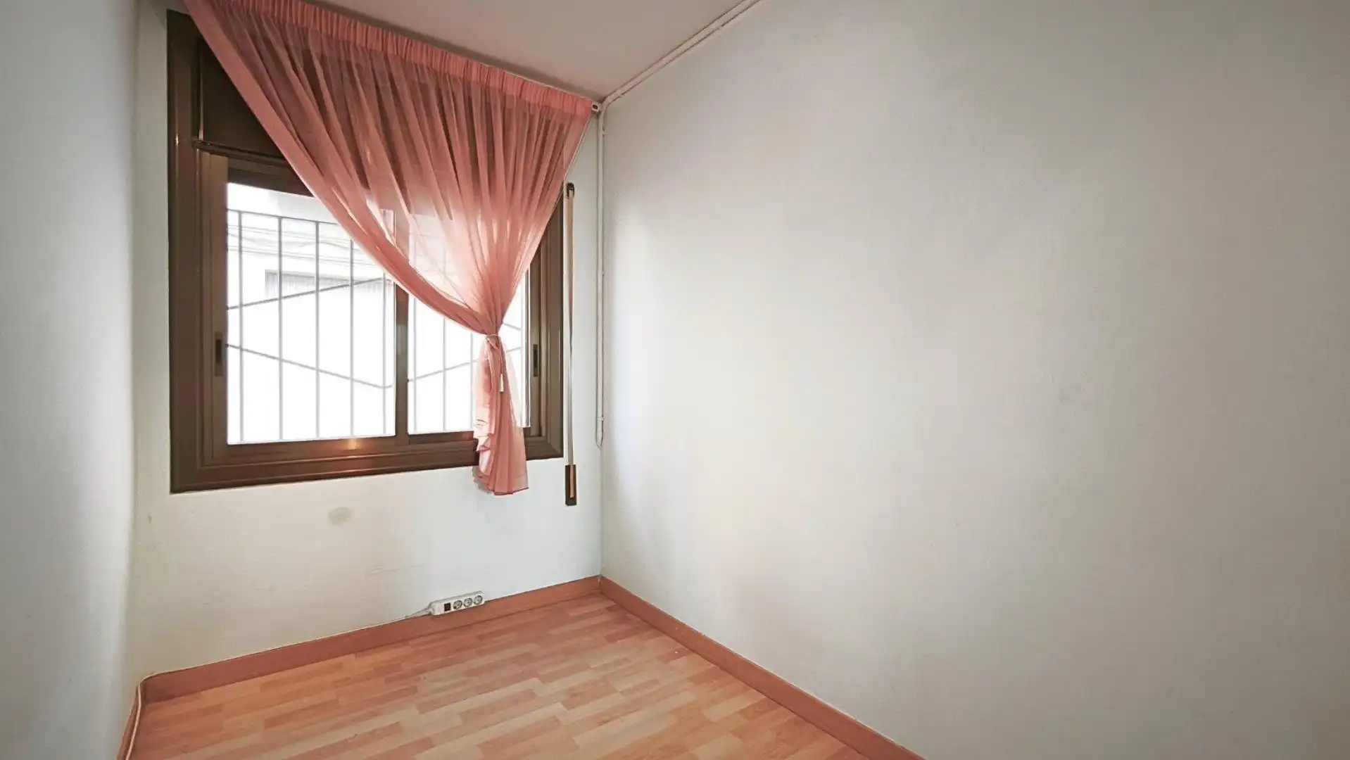 Dormitori de Casa adosada en venda en Molins de Rei amb Calefacció i Terrassa