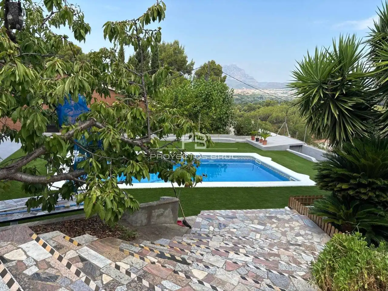 Villa avec piscine à vendre à Abrera