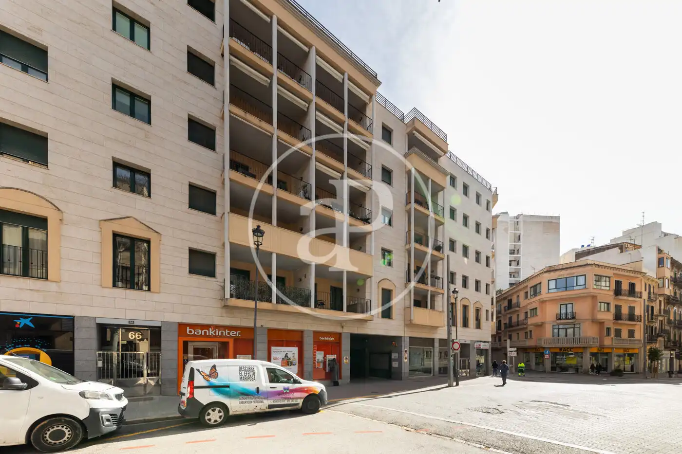 Außenansicht von Wohnung zum Verkauf in  Palma de Mallorca mit Klimaanlage, Heizung und Privatgarten