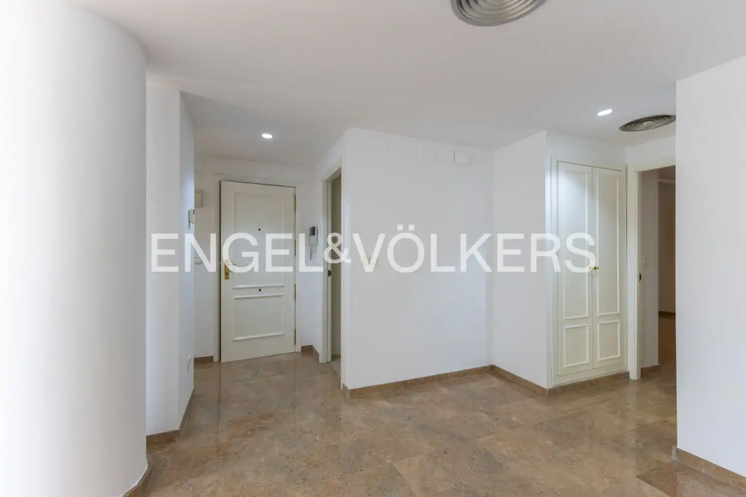 Piso de alquiler en Valencia con Aire acondicionado, Calefacción y Piscina
