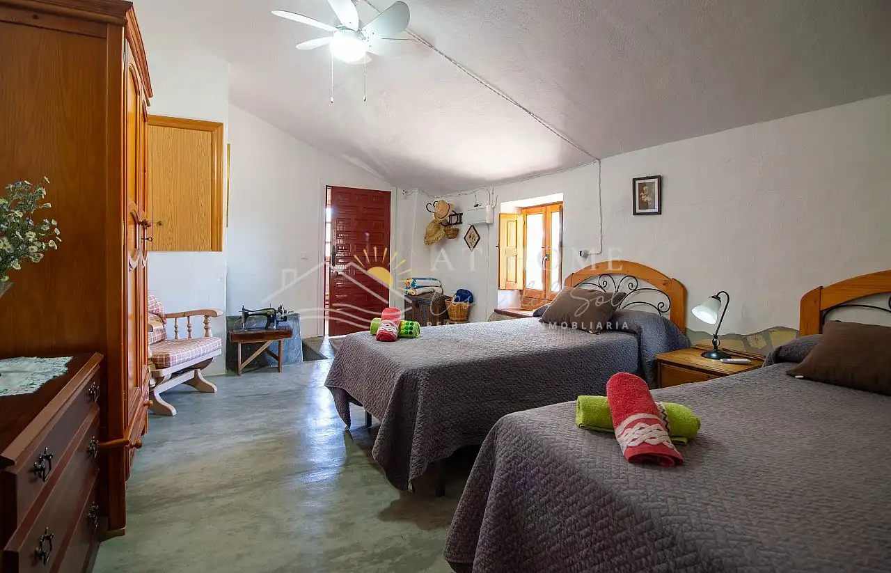 Habitación de Casa o chalet de alquiler en Cómpeta con Piscina, Amueblado y Horno