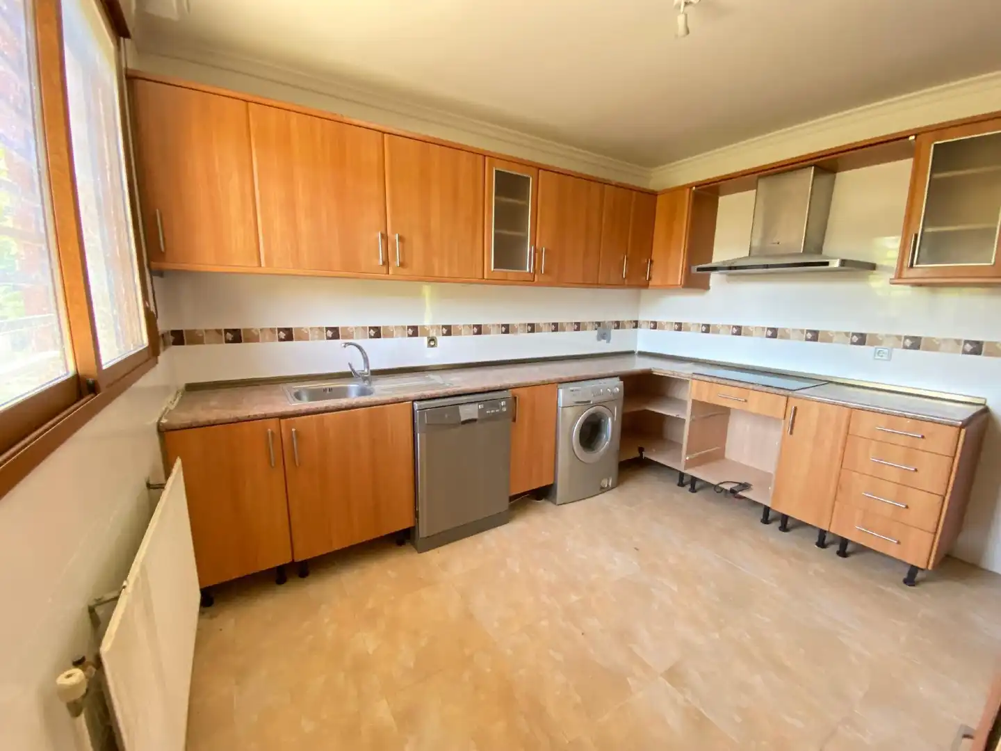 Cuina de Casa o xalet en venda en Condado de Treviño amb Jardí privat, Terrassa i Traster