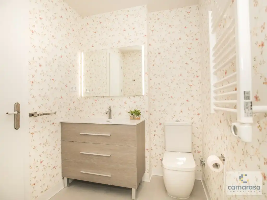 Bathroom of Flat for rent in Ávila  with Furnished