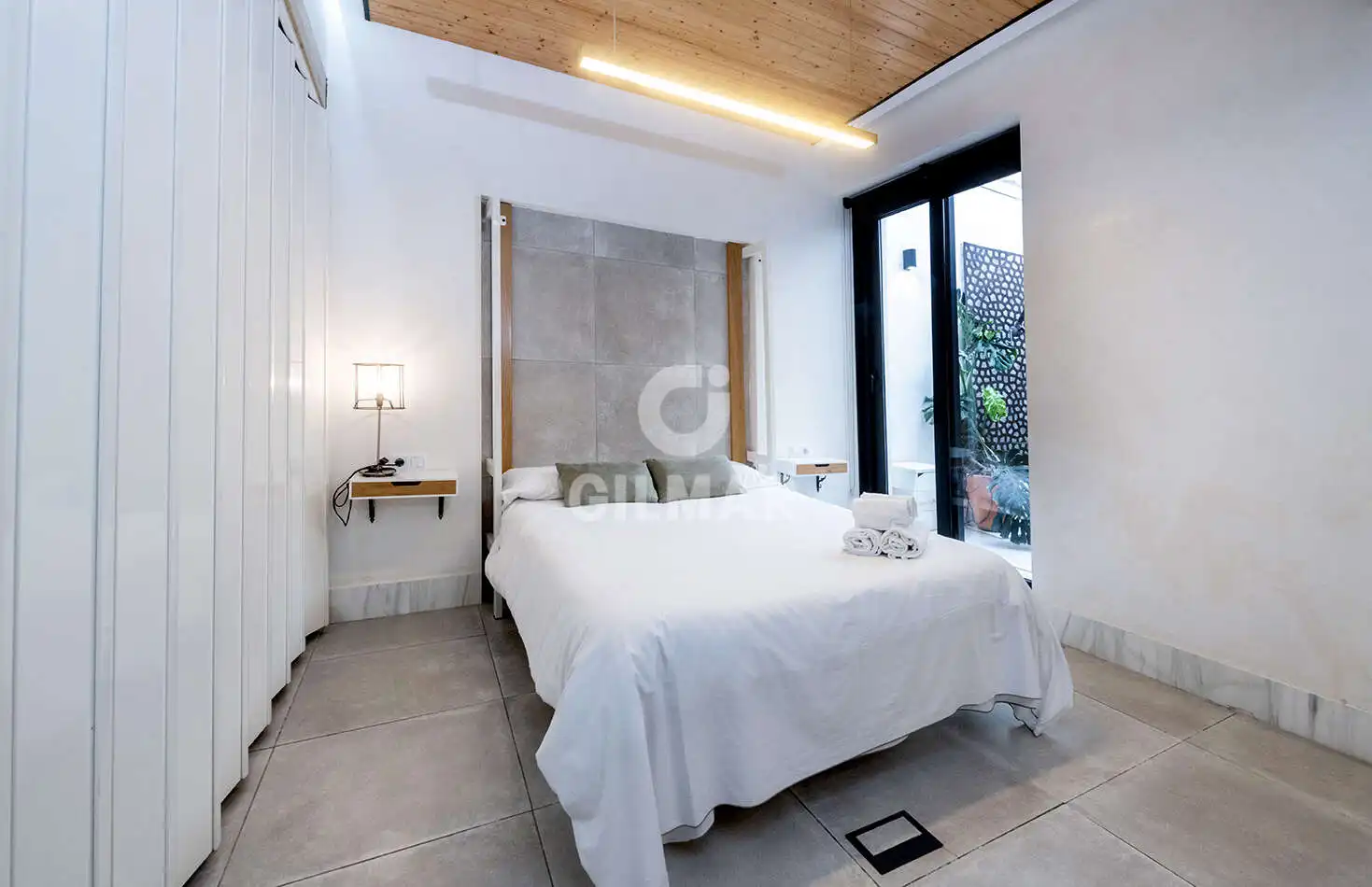 Bedroom of Flat for sale in Sevilla  with Heating, Swimming Pool and Furnished