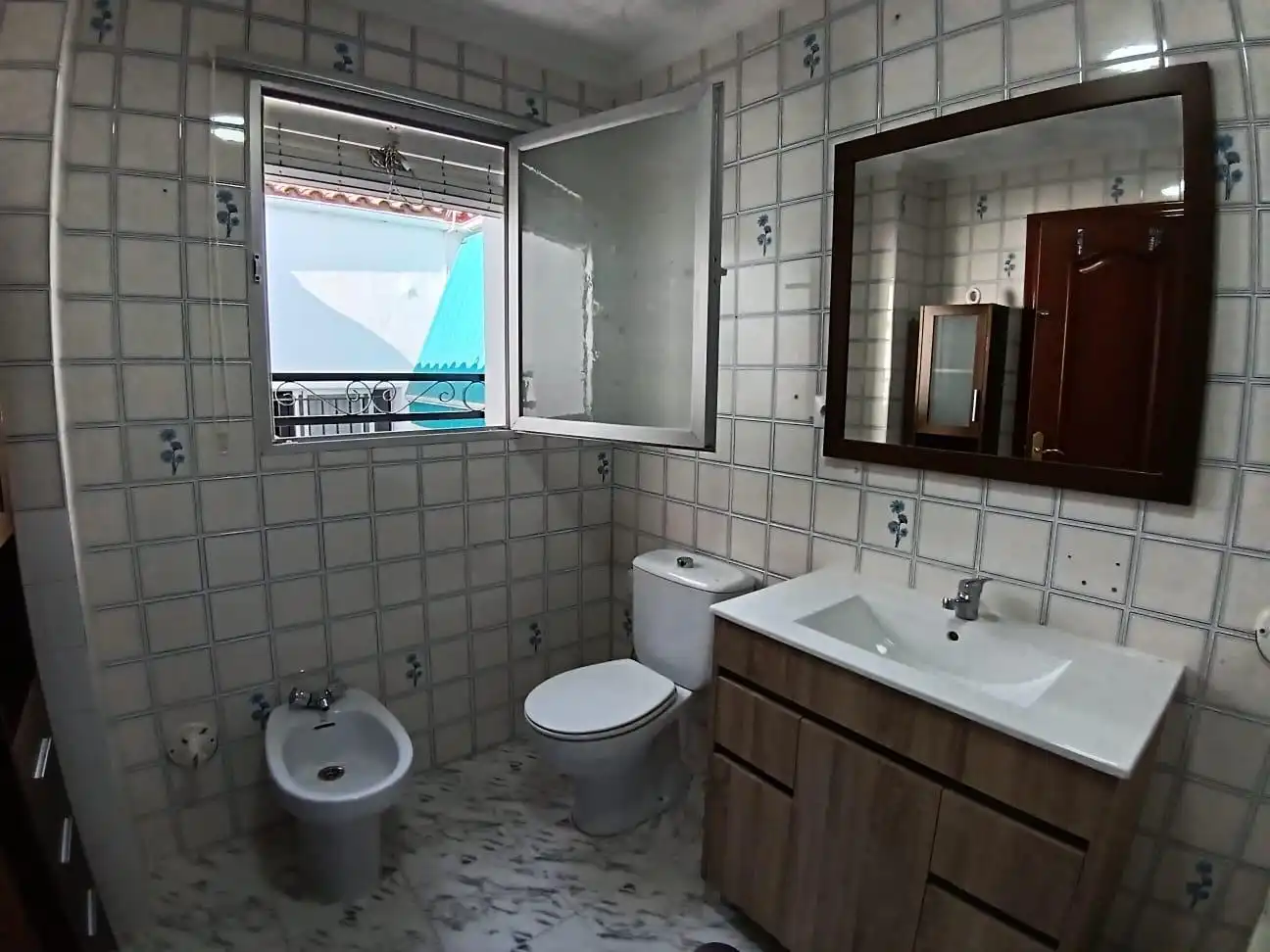 Bathroom of Flat for rent in Antequera