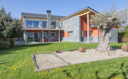 Vista exterior de Casa o xalet en venda en Egüés amb Calefacció, Terrassa i Traster