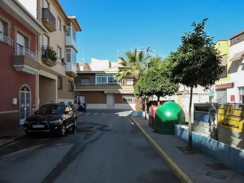 Vista exterior de Casa o xalet en venda en Churriana de la Vega amb Terrassa i Traster
