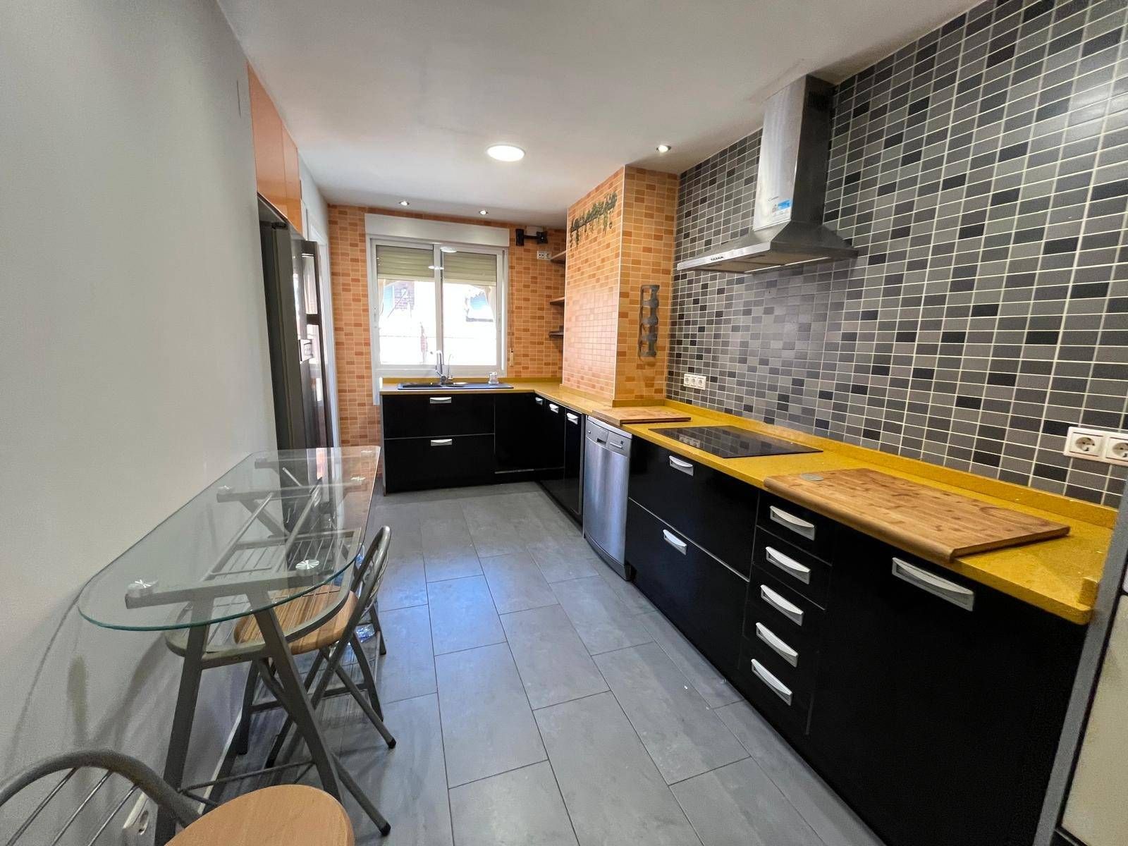 Kitchen of Flat for sale in Elche / Elx  with Heating, Storage room and Balcony