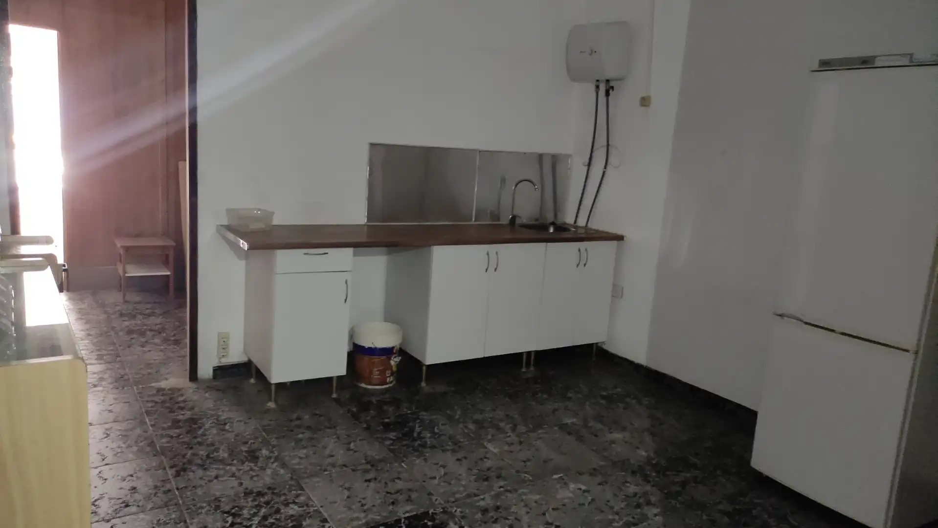 Gewerbefläche zum Verkauf in Avinguda del Cedre 43, imagen 2