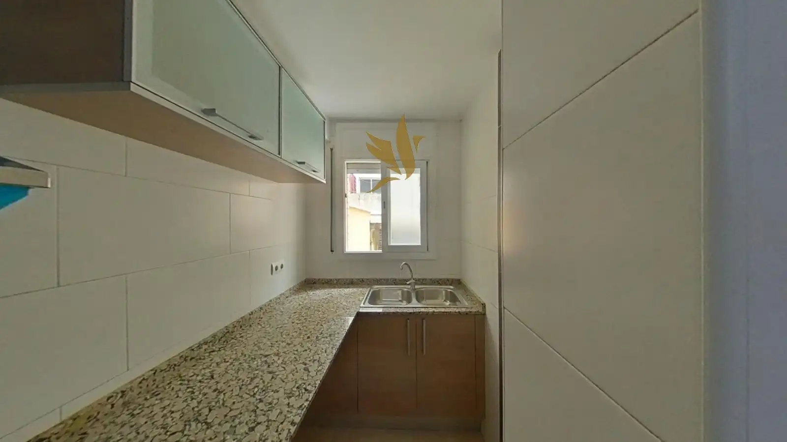 Küche von Wohnung zum Verkauf in Badalona mit Terrasse
