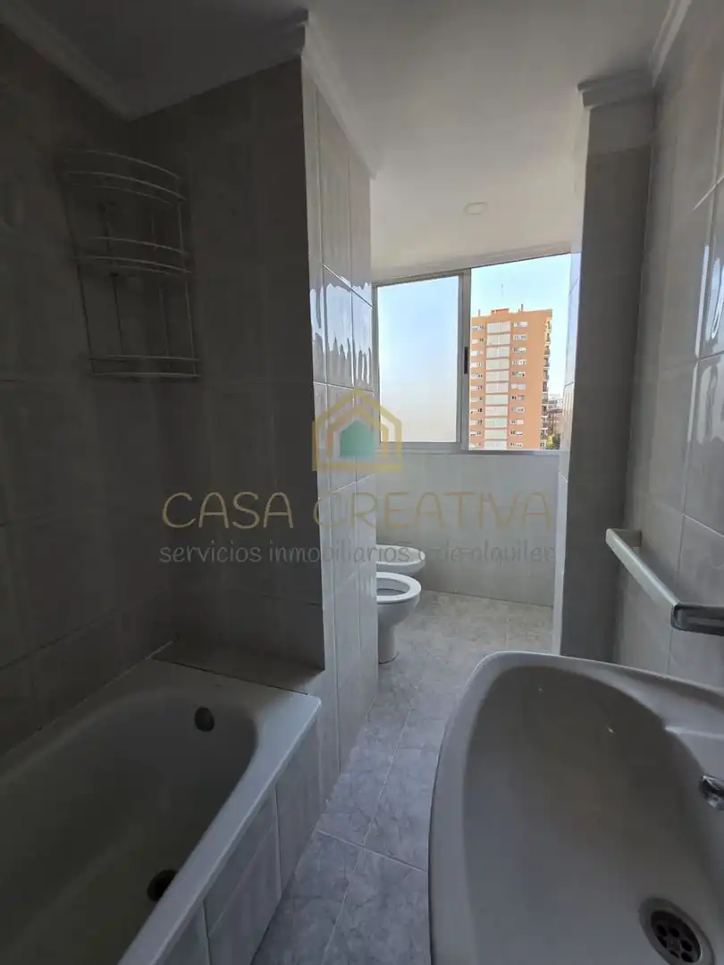 Zimmer in Avenida BLASCO IBAÑEZ, Ciutat Jardí