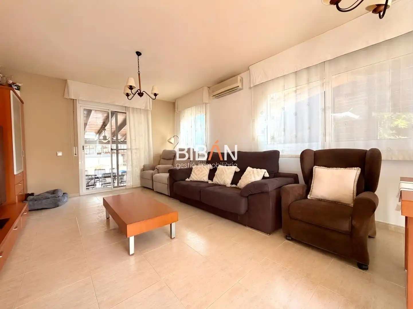 Living room of Detached homes for sale in Tarragona  with Air Conditioner, Heating and Storage room
