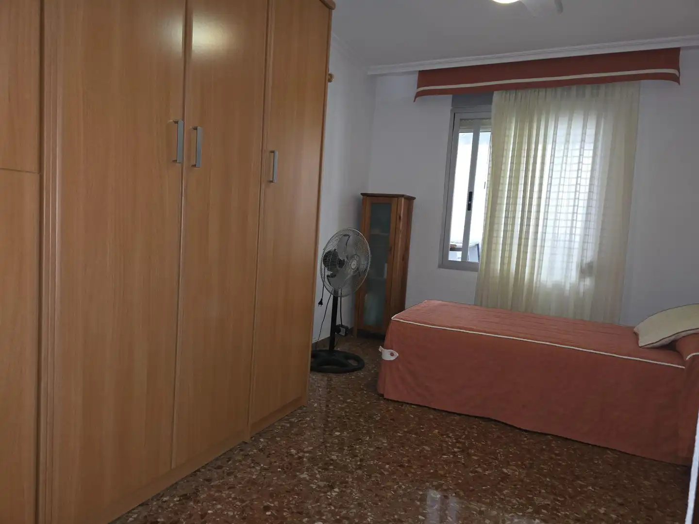 Schlafzimmer von Wohnung zum Verkauf in Valencia mit Klimaanlage und Balkon