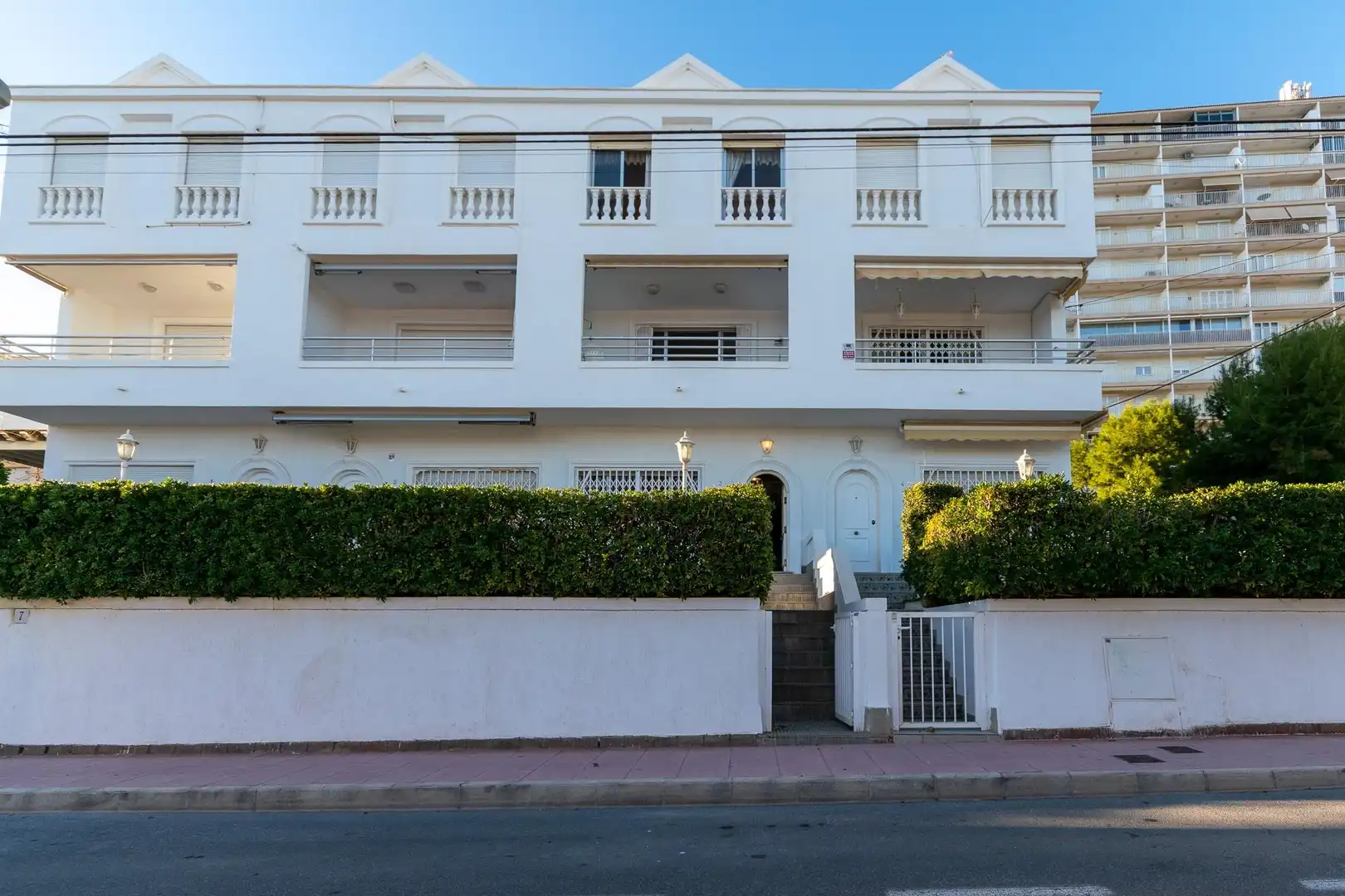 Vista exterior de Casa adosada en venta en Santa Pola con Jardín privado y Terraza