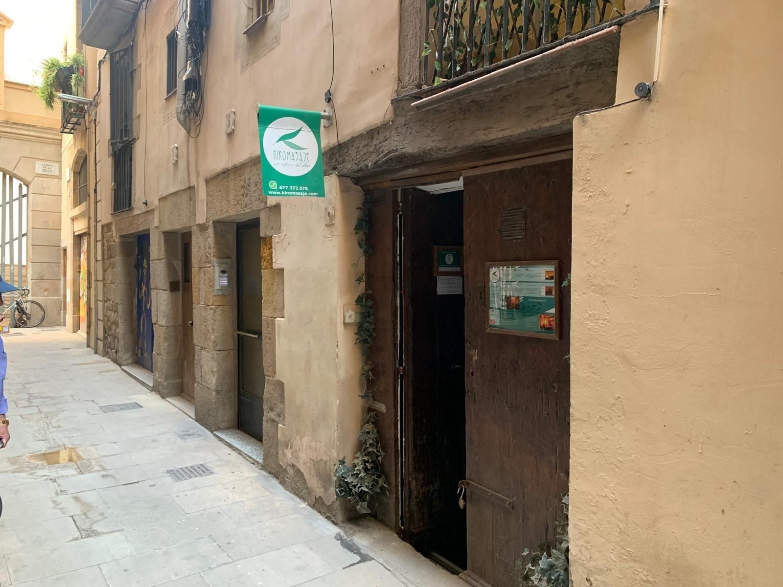 Vista exterior de Local en venda en  Barcelona Capital