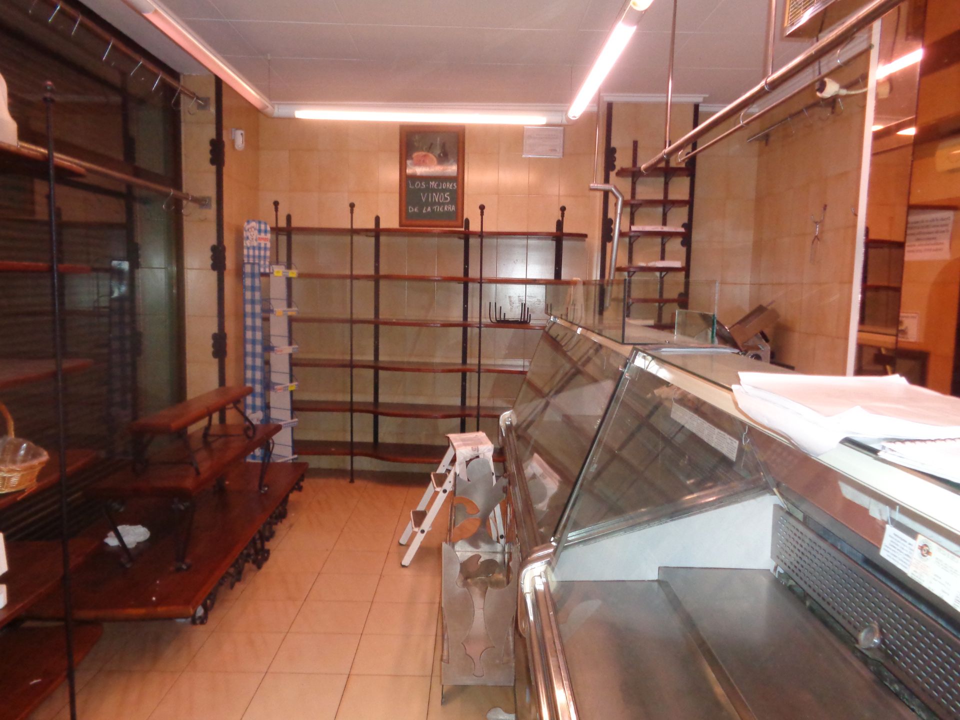 Premises for sale in  Teruel Capital  with Air Conditioner and Furnished