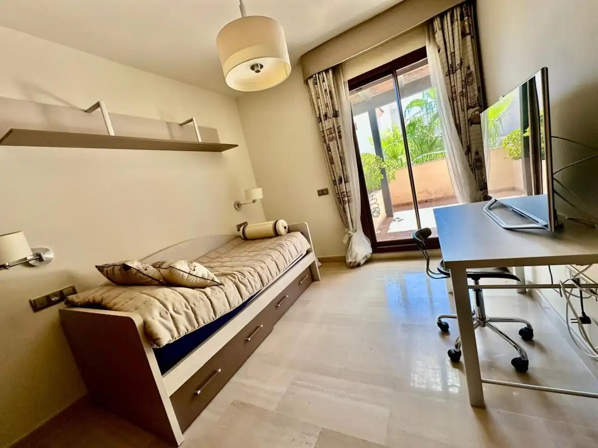 Dormitori de Dúplex en venda en Marbella amb Aire condicionat, Terrassa i Traster