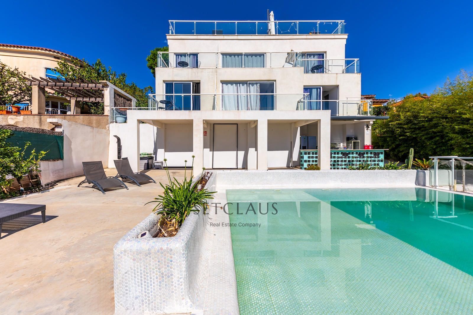Exterior view of House or chalet for sale in El Masnou  with Air Conditioner, Private garden and Terrace