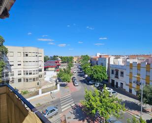 Vista exterior de Àtic en venda en  Córdoba Capital amb Aire condicionat, Terrassa i Balcó