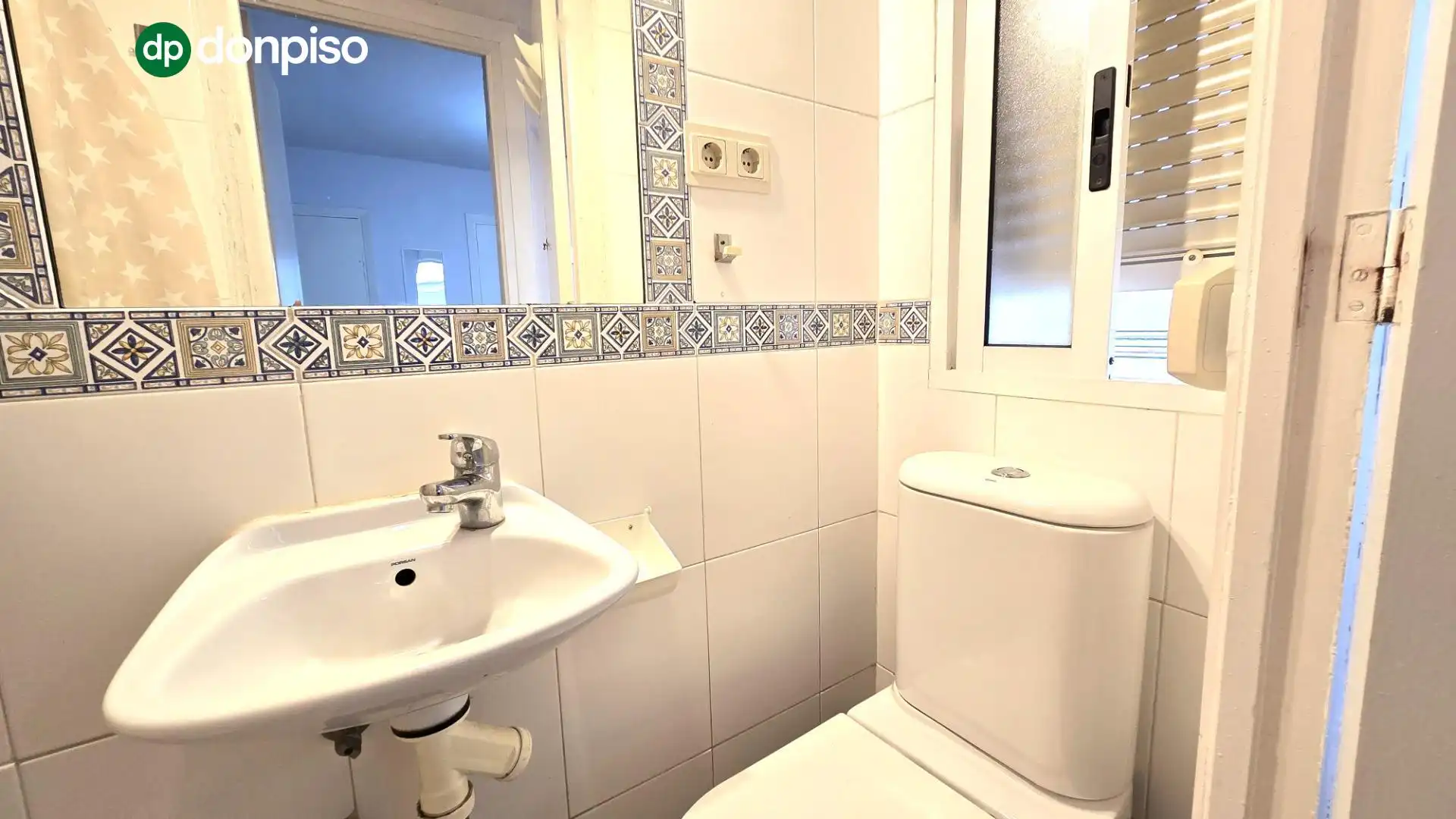 Badezimmer von Wohnung zur Miete in Centro