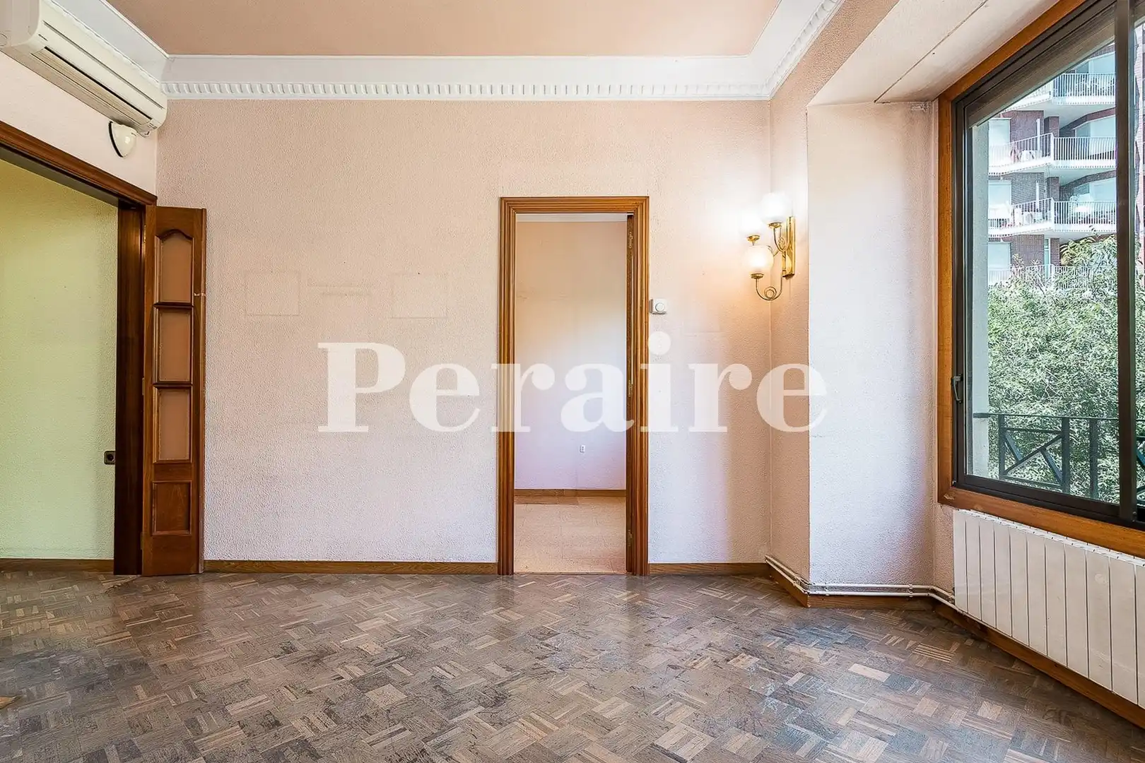 Schlafzimmer von Wohnung zum Verkauf in Barcelona mit Klimaanlage, Heizung und Parkett