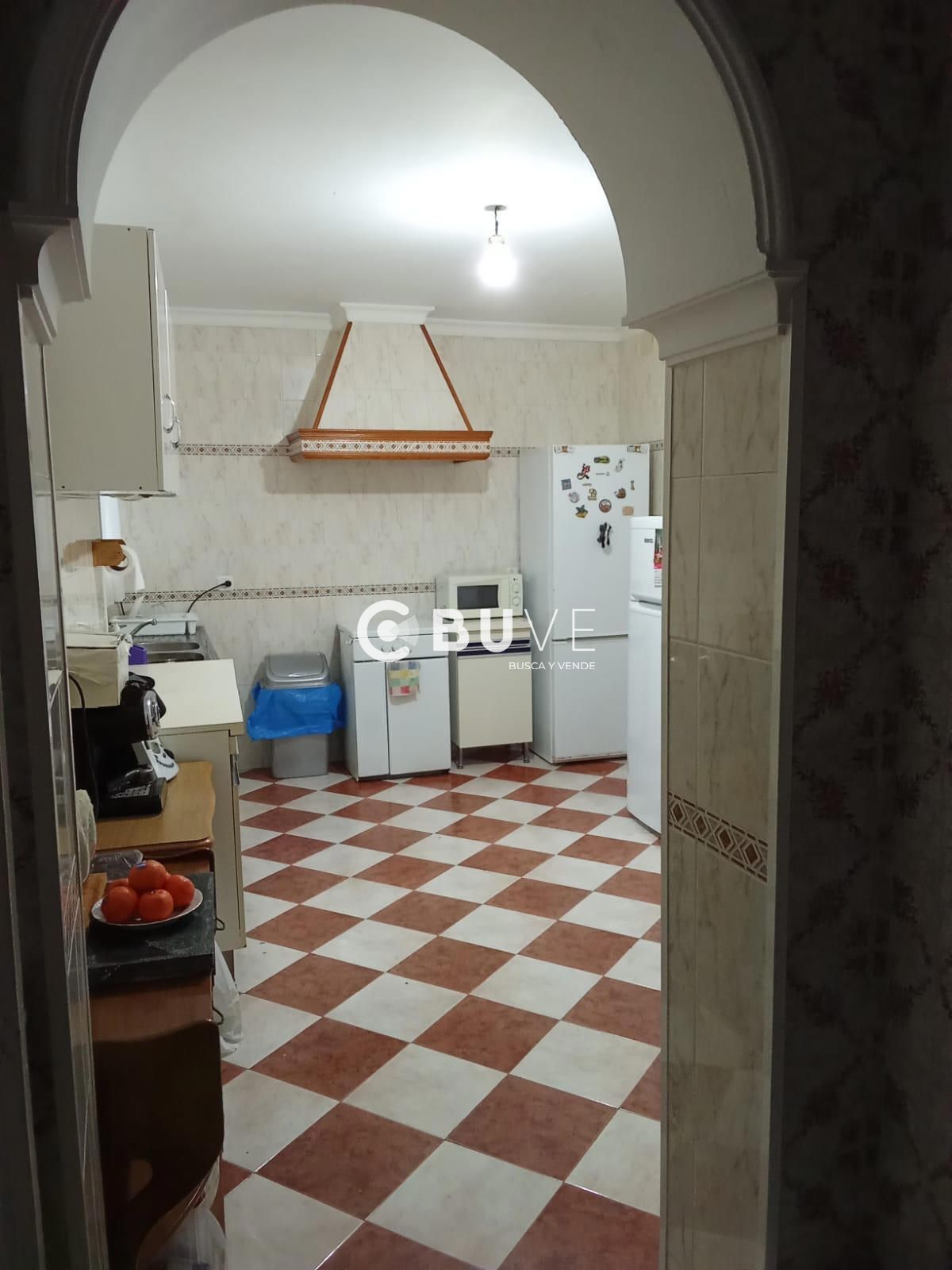 Cuina de Casa o xalet en venda en El Coronil amb Terrassa, Traster i Moblat