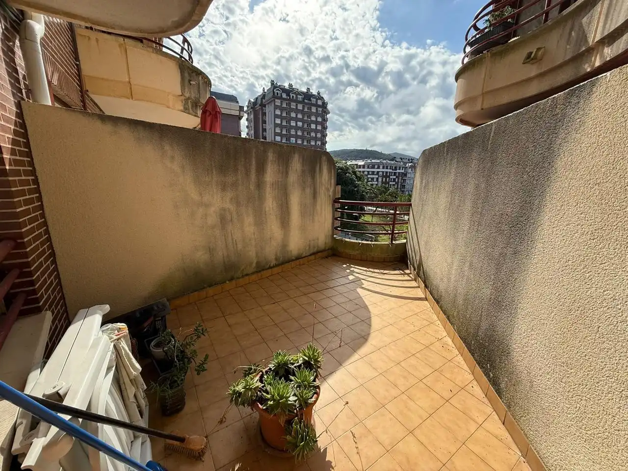 Terraza de Piso en venta en Castro-Urdiales con Calefacción, Parquet y Terraza