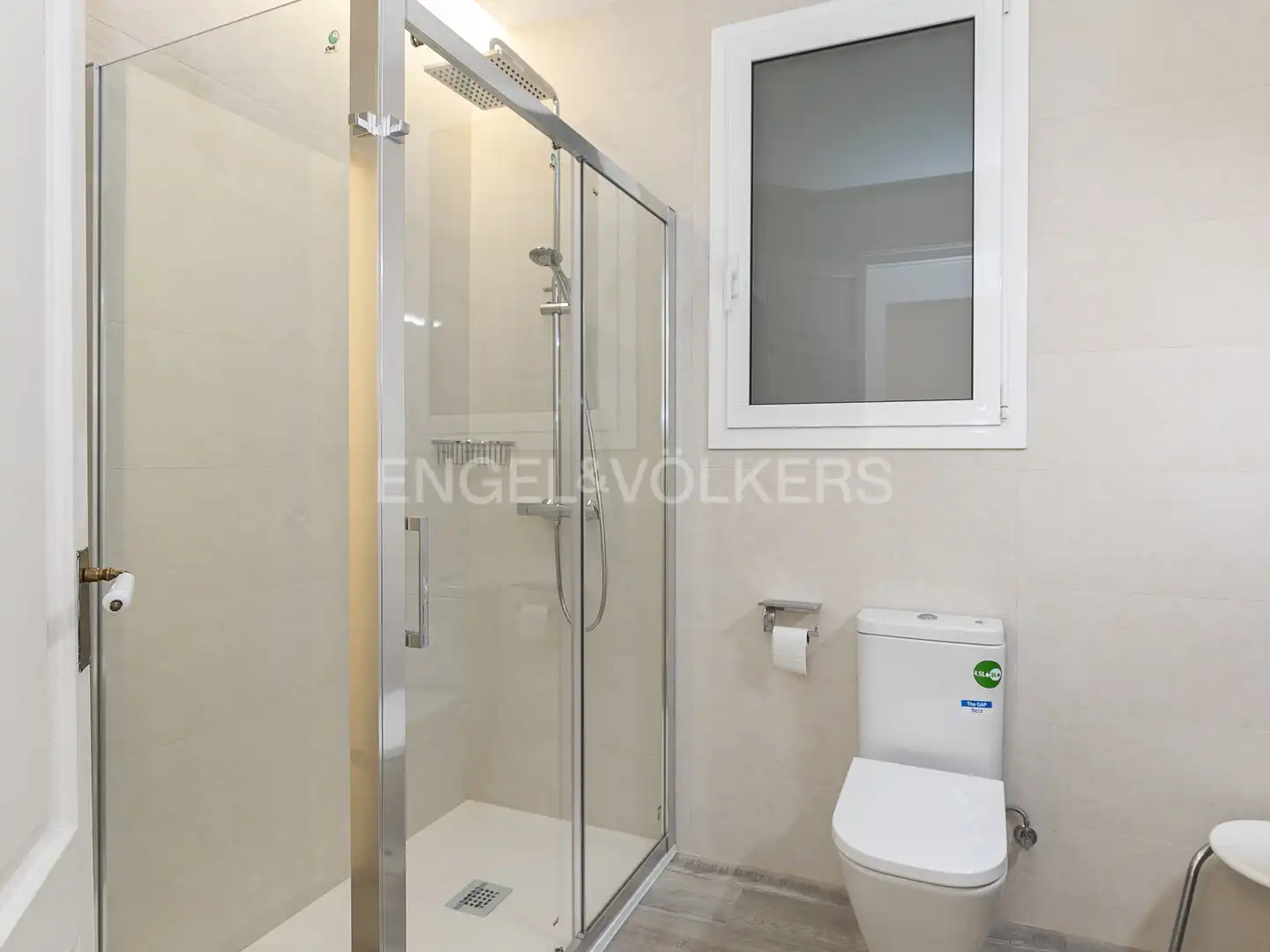 Bathroom of Flat for rent in Barcelona  with Air Conditioner, Heating and Parquet flooring