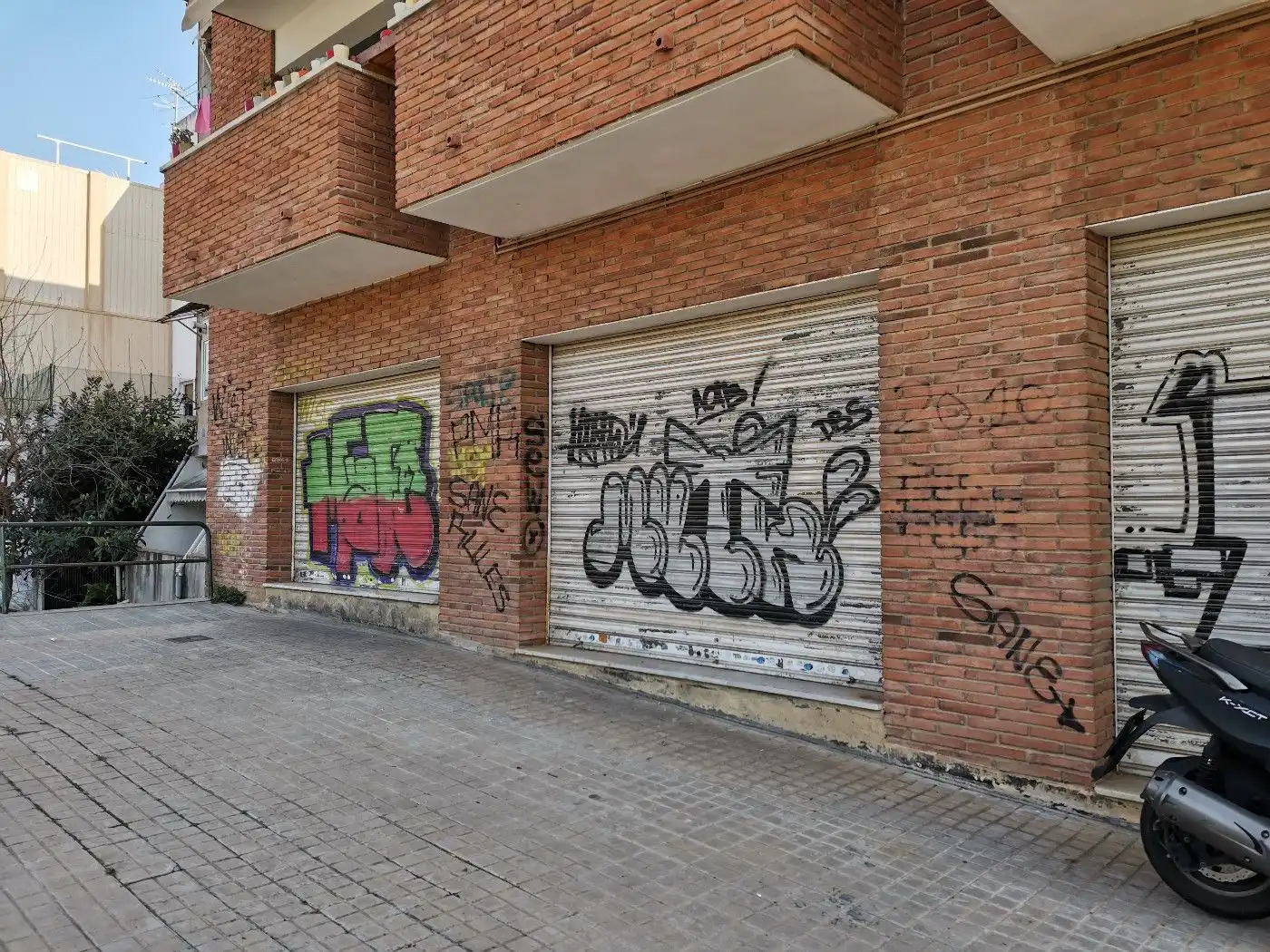 Exterior view of Commercial properties for rent in Badalona