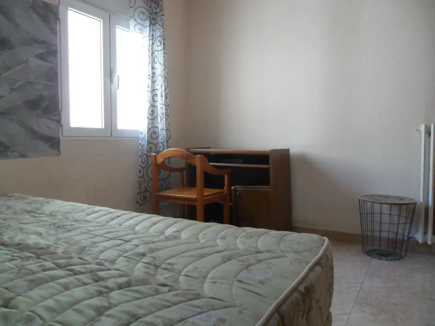 Habitación de Piso de alquiler en Granada con Calefacción y Jardín privado