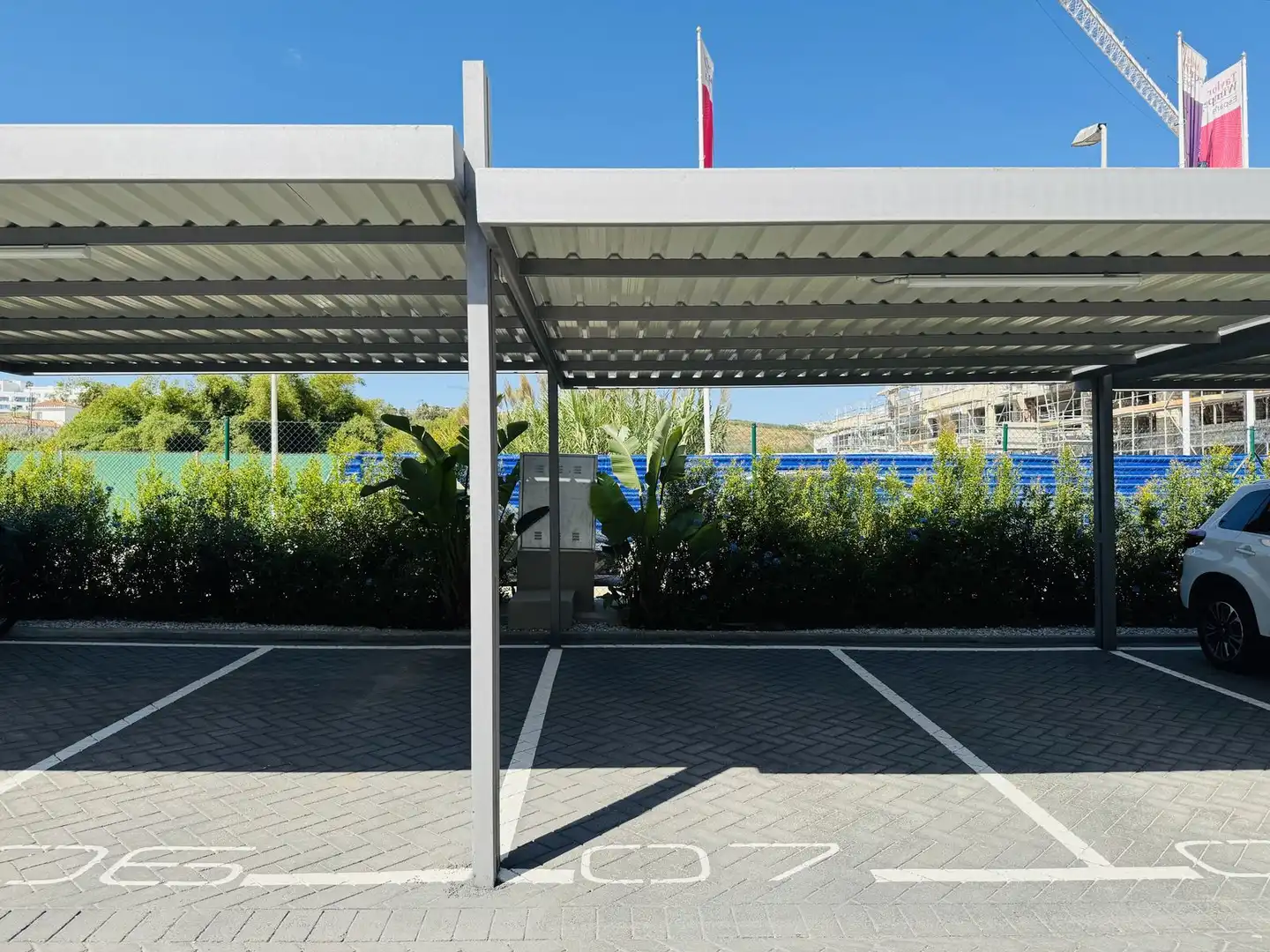 Aparcament de Apartament en venda en Casares amb Aire condicionat, Terrassa i Moblat