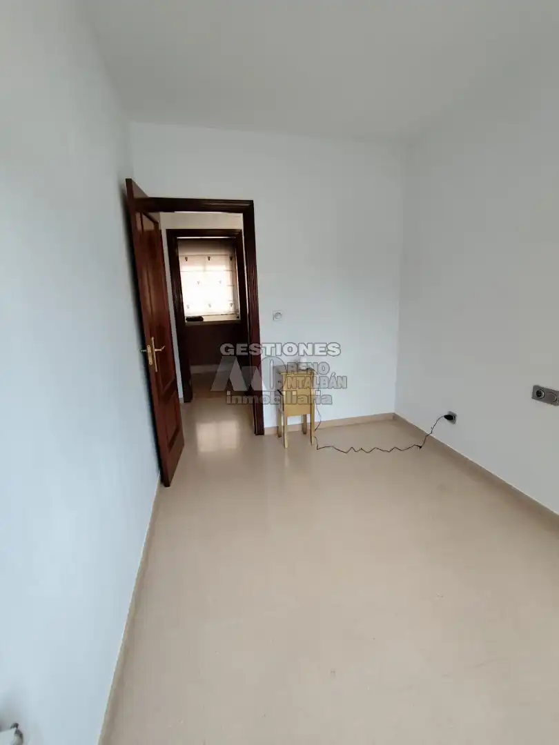 Flat for rent in Calle Minerva, Avda. Federico Garcia Lorca - Nueva Estación Autobuses