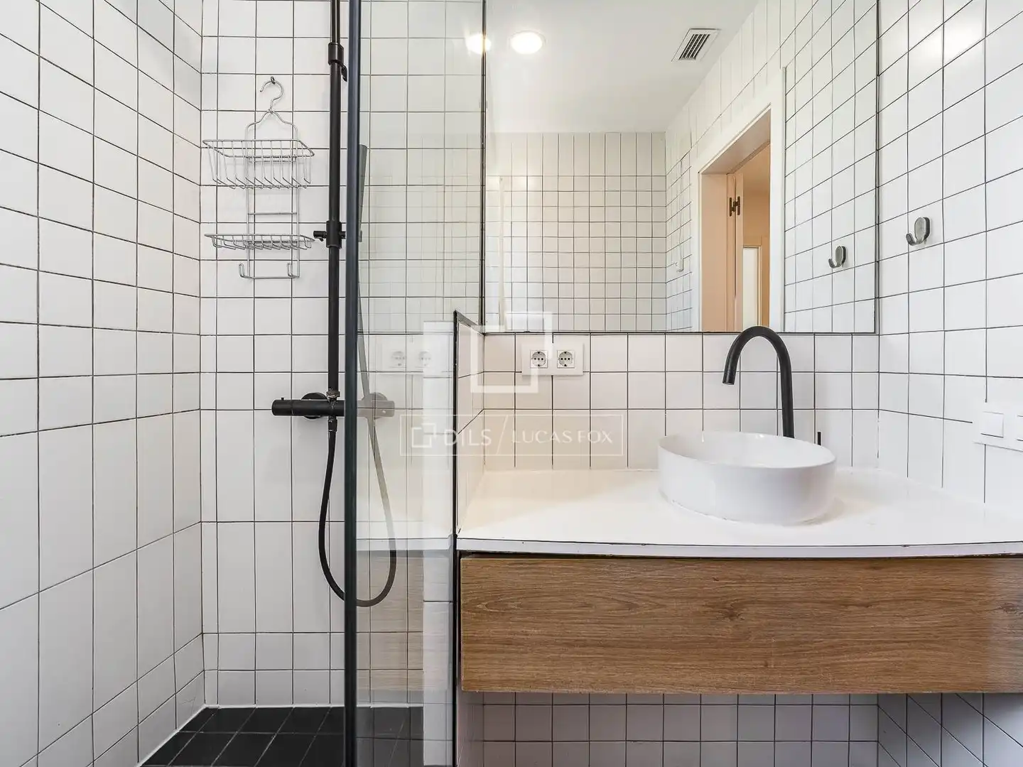 Baño de Piso en venta en Barcelona con Aire acondicionado, Calefacción y Terraza