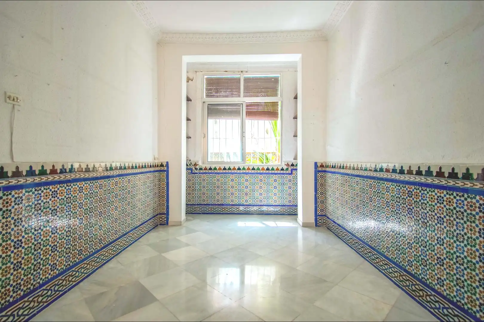 Houses for sale in Sevilla  with Air Conditioner, Terrace and Storage room