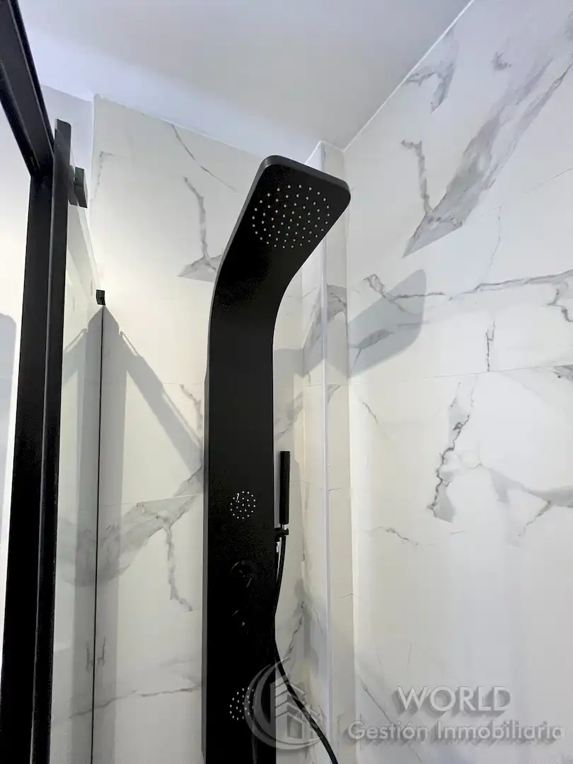 Badezimmer von Wohnung zum Verkauf in Madrid mit Klimaanlage, Heizung und Möbliert