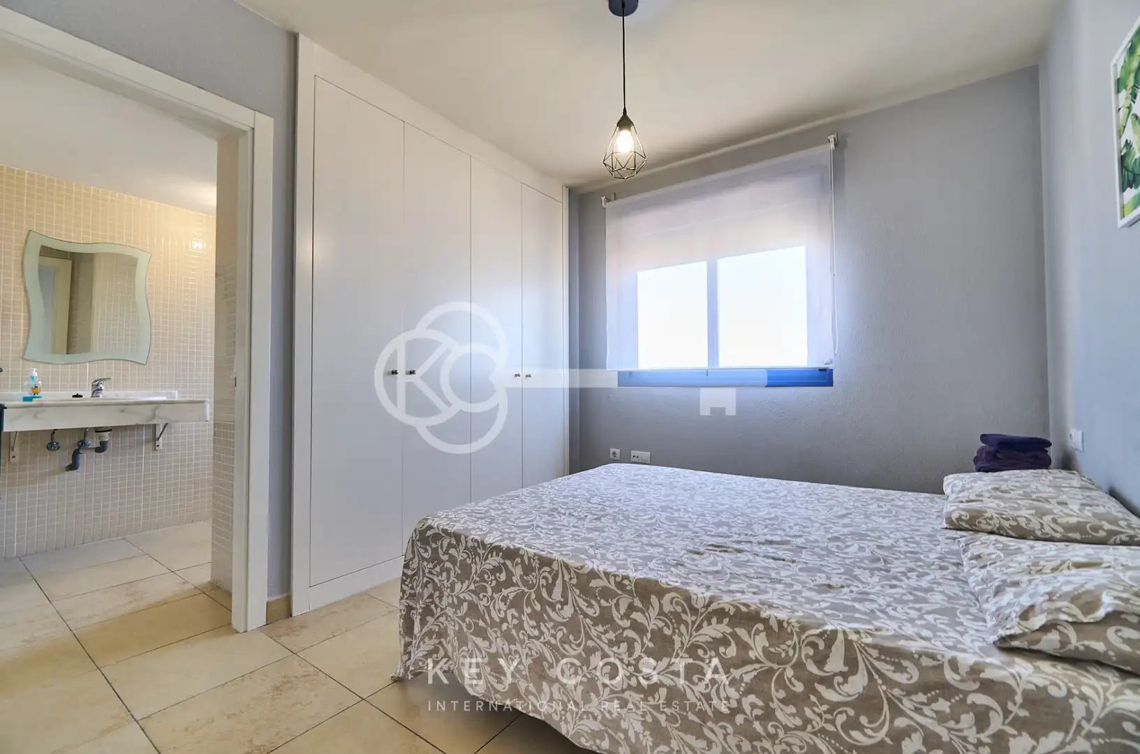Dormitori de Àtic de lloguer en Alicante / Alacant amb Aire condicionat, Piscina i Moblat