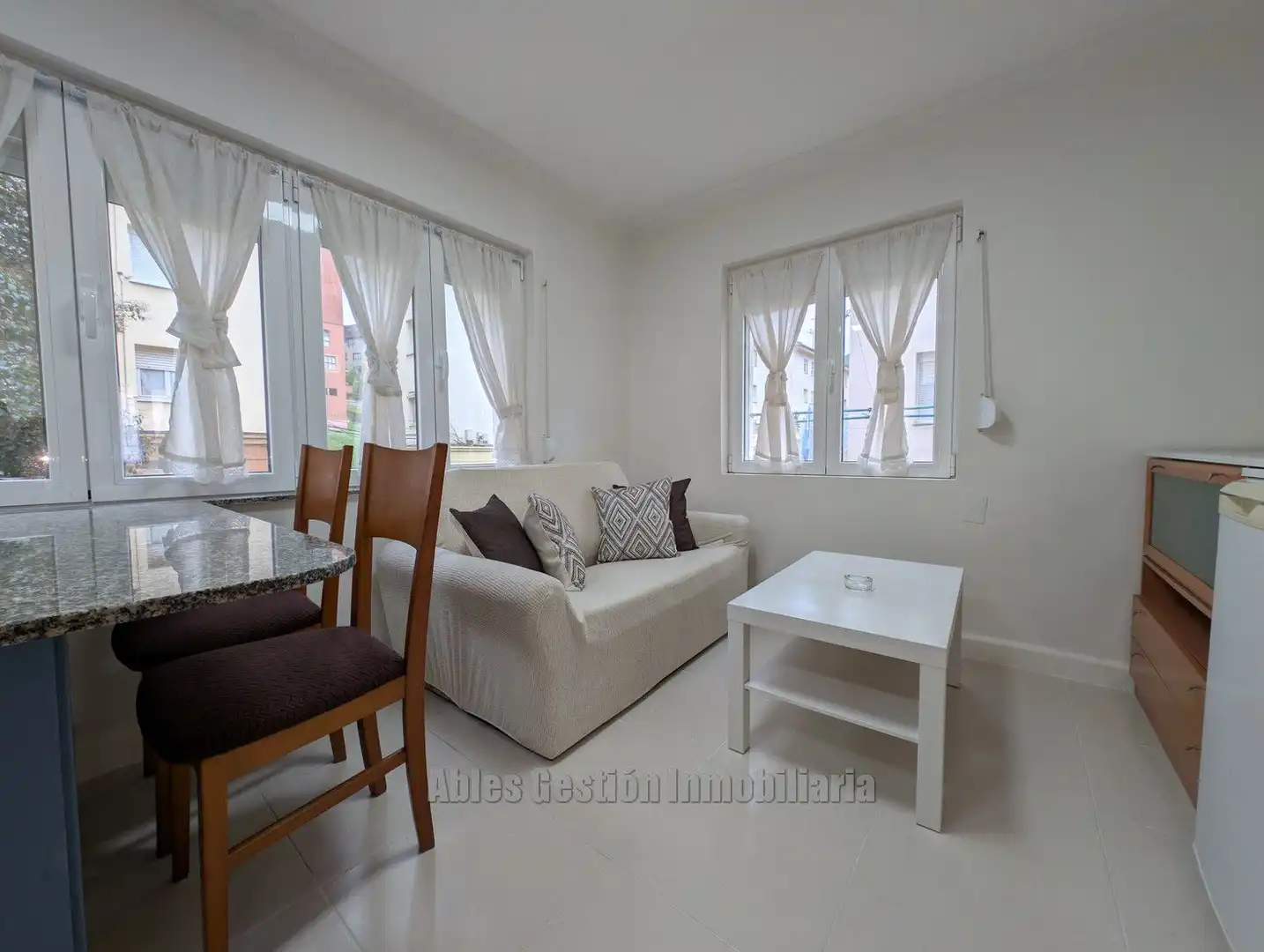 Wohnzimmer von Wohnung zum Verkauf in Oviedo  mit Möbliert