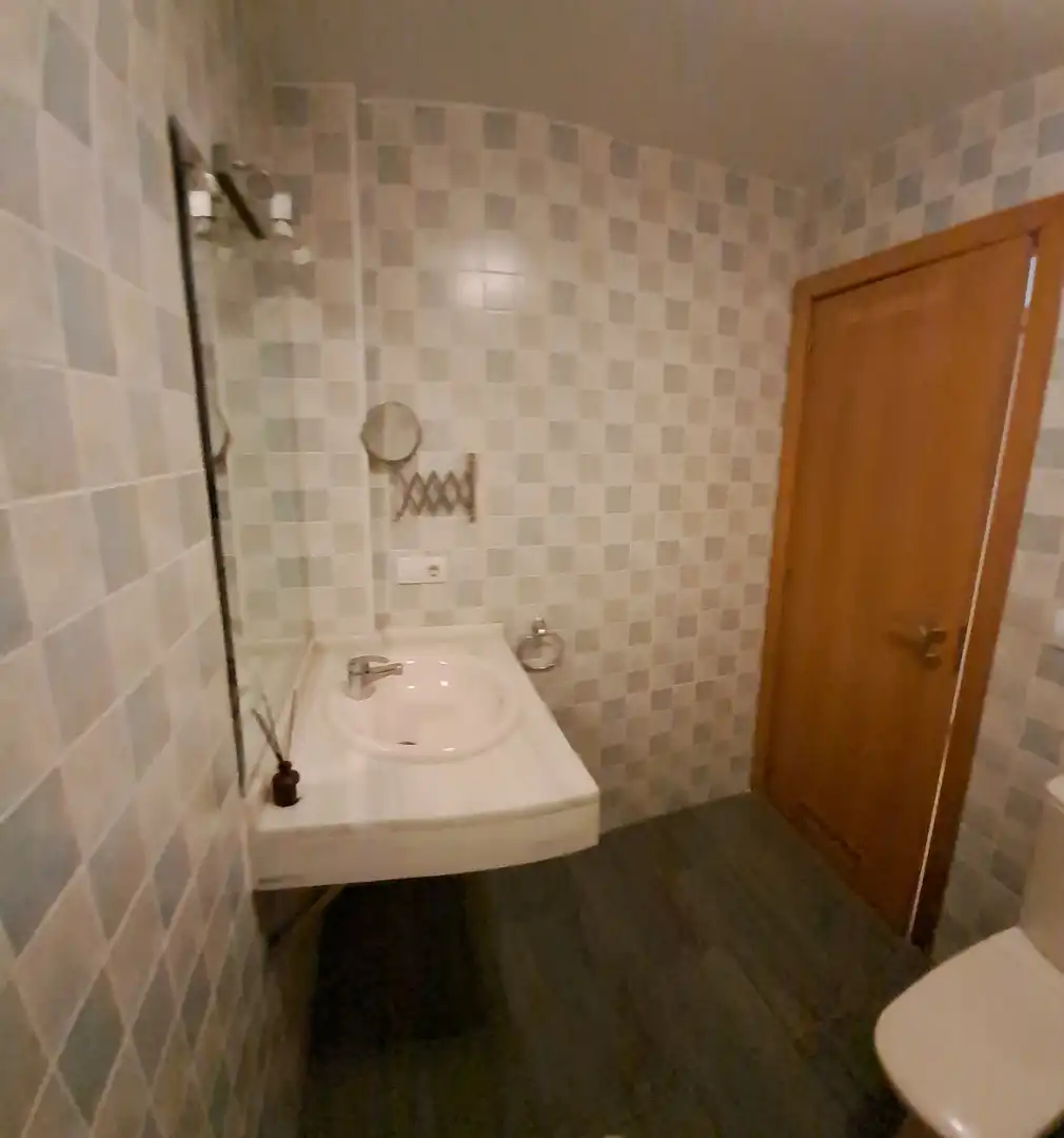 Bathroom of Flat for rent in Mairena del Aljarafe  with Air Conditioner and Community pool