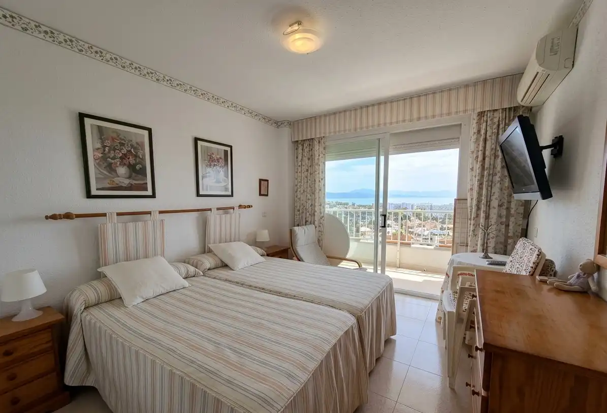 Apartament amb terrassa en venda a Avenida Alay 3, imagen 4