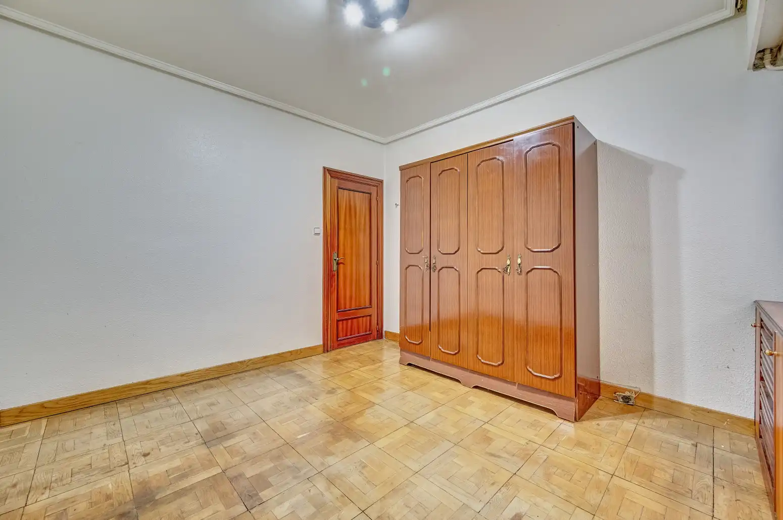 Habitación de Piso en venta en  Pamplona / Iruña con Calefacción, Terraza y Balcón