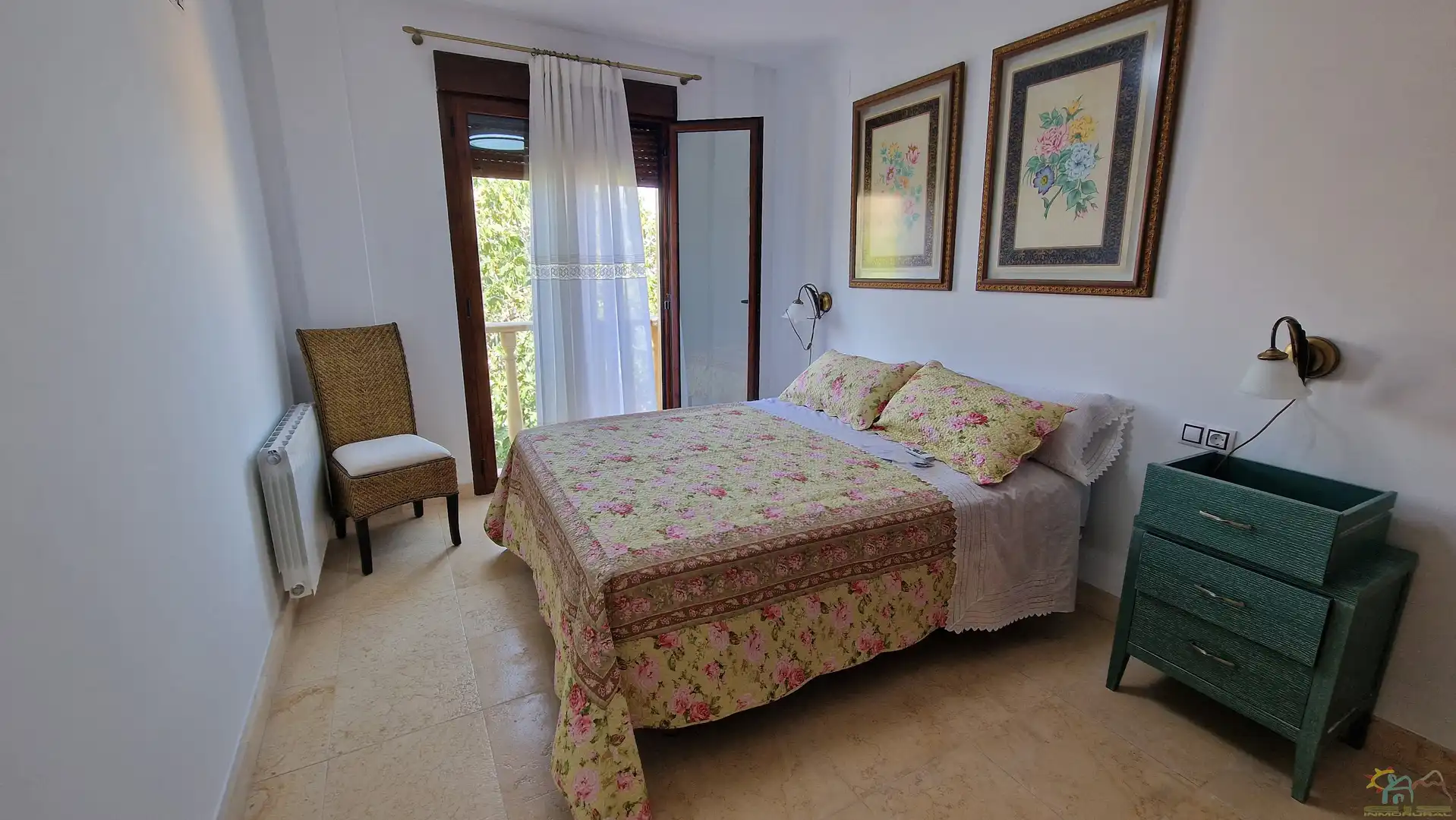 Schlafzimmer von Einfamilien-Reihenhaus zum Verkauf in Diezma mit Klimaanlage, Heizung und Privatgarten
