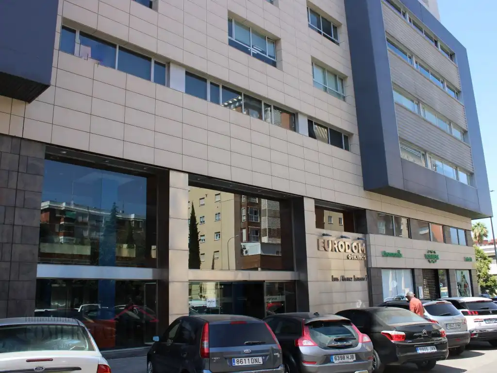 Office space with lift to rent in Calle Luis Alvarez Lencero, imagen 18