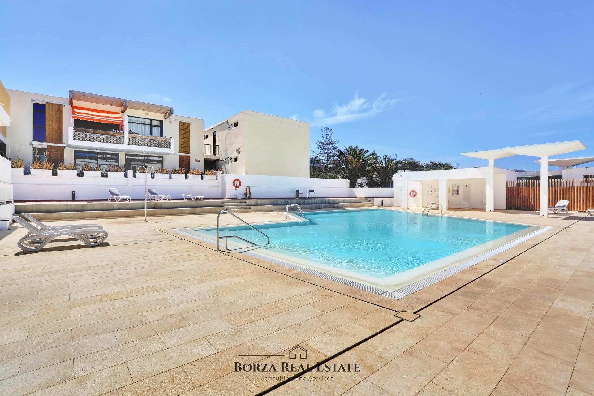 Piscina de Estudio en venta en Adeje con Terraza