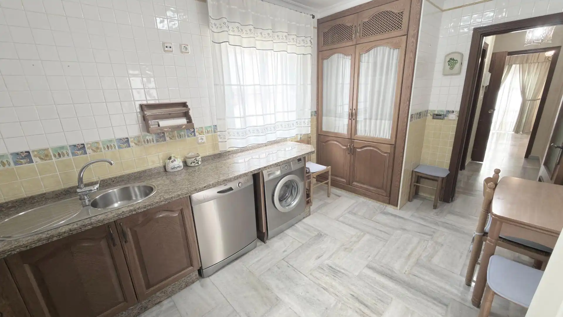 Cocina de Casa adosada en venta en Moguer con Terraza