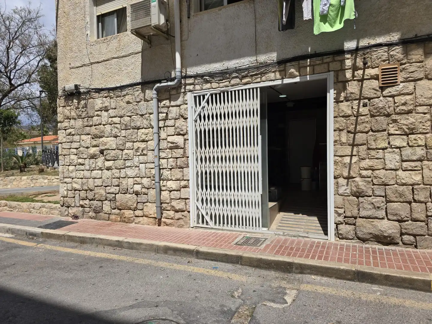 Local en venta en CAPITAN CORTES, Colonia Madrid