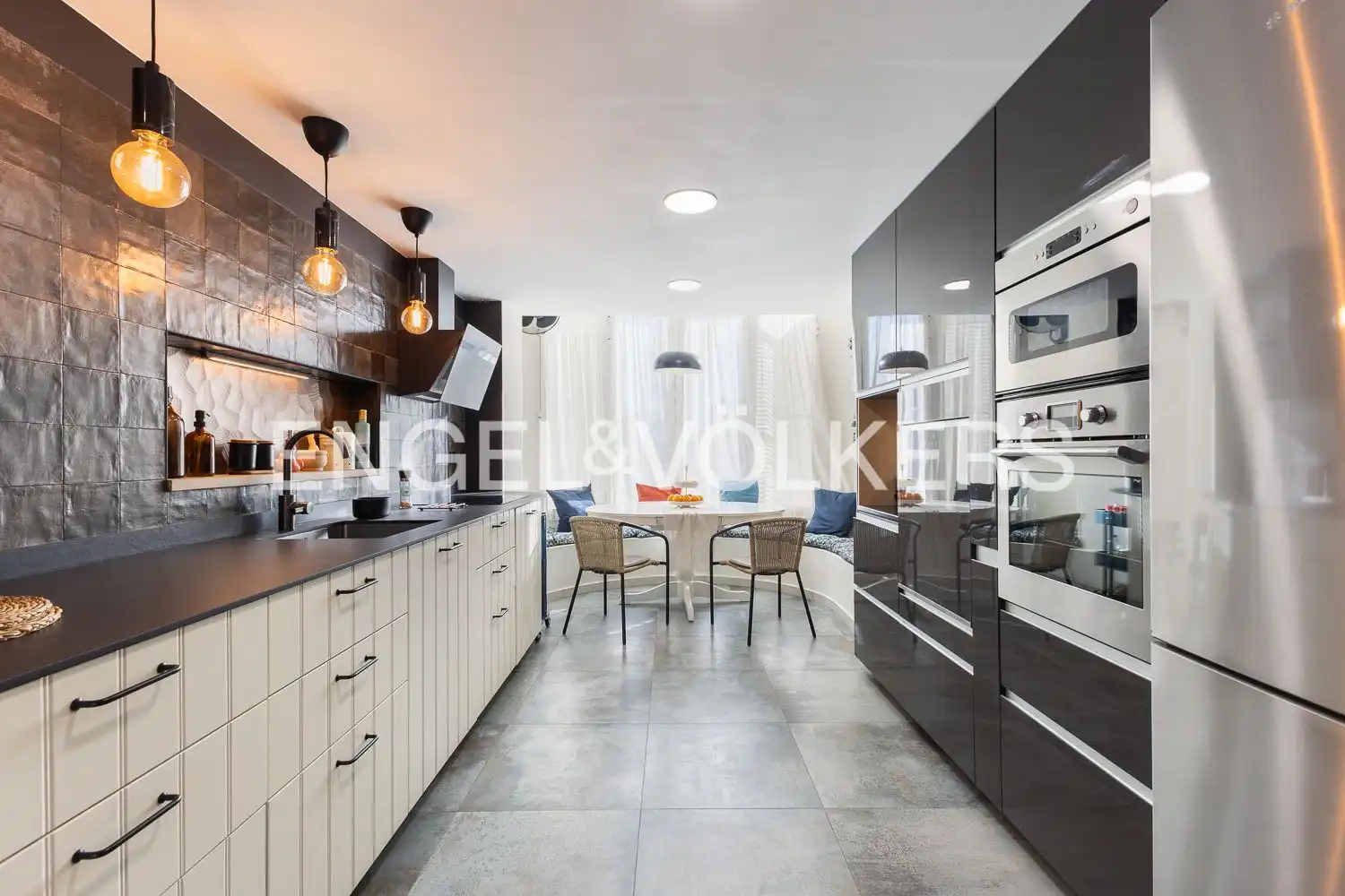 Kitchen of Houses for sale in Chiva  with Air Conditioner, Heating and Private garden
