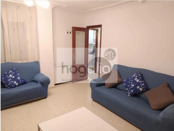 Sala d'estar de Pis de lloguer en  Sevilla Capital amb Aire condicionat, Terrassa i Moblat